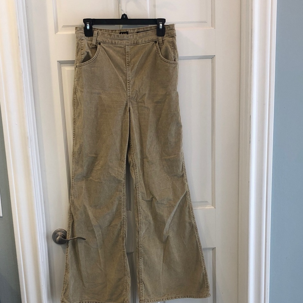 Lee Tan Bell Bottom Flair Cut Corduroy Jeans